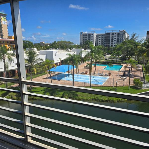 Building Photo - 505 E Dania Beach Blvd