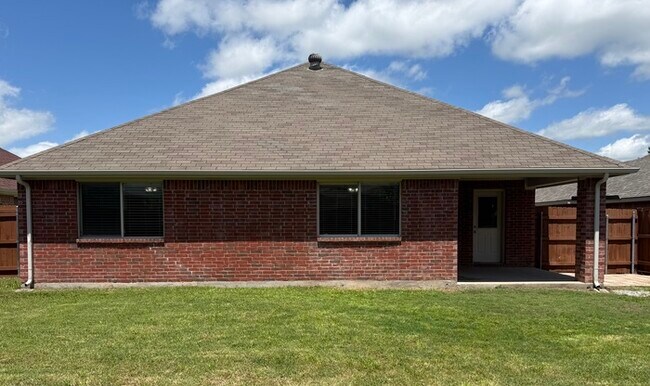 Building Photo - Cute property in Anna