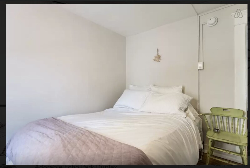 Bed 2 - 1453 Echo Park Avenue