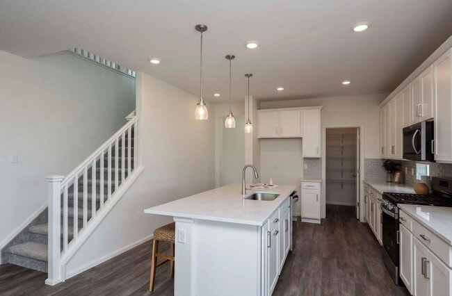 Building Photo - Terrain Oak Valley 3bd 2.5ba Gem!