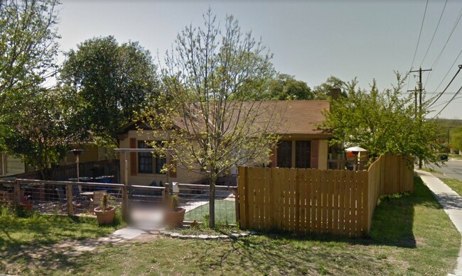 Building Photo - 2400 Forest Ave