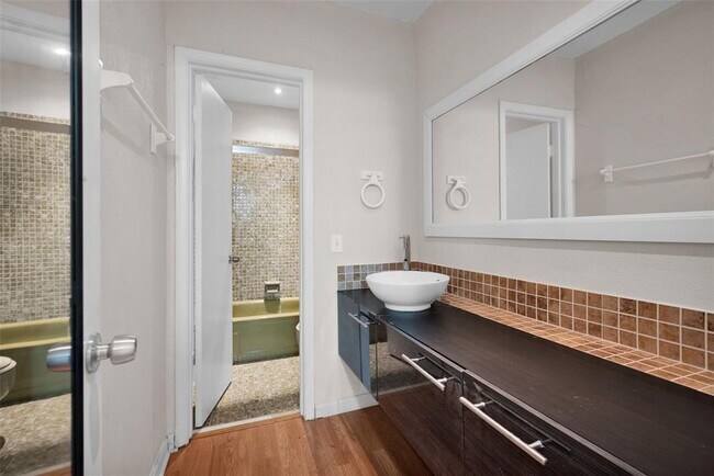 Building Photo - 4850 SW 63rd Terrace