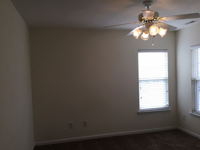 Building Photo - 10604 Secret Garden Ln