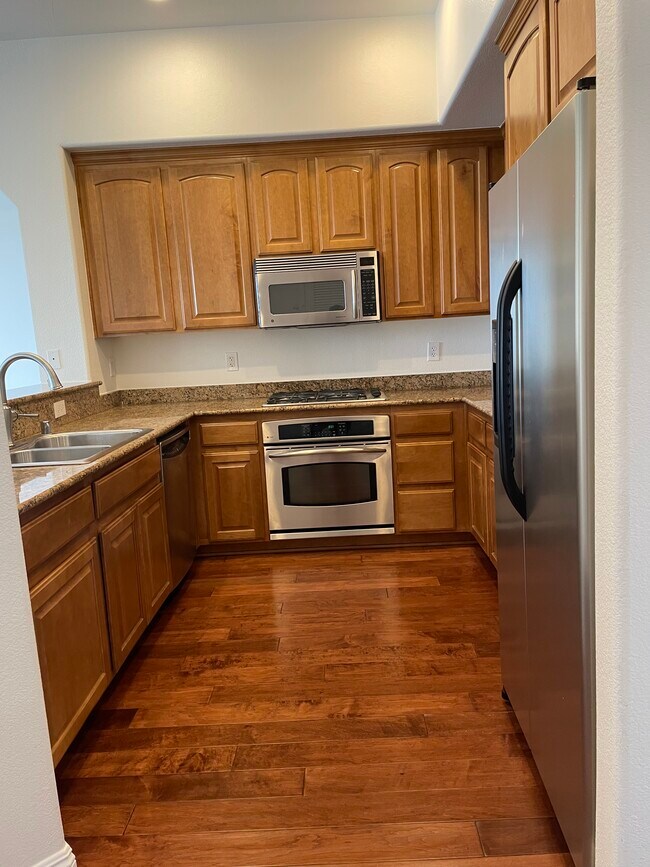 Kitchen - 62 E Serene Ave