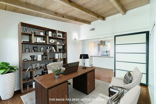 Building Photo - 5652 Fallbrook Ave