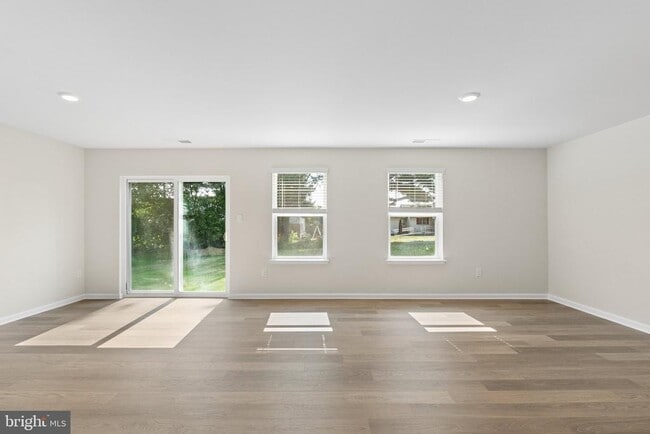 Building Photo - 378 Remington Dr