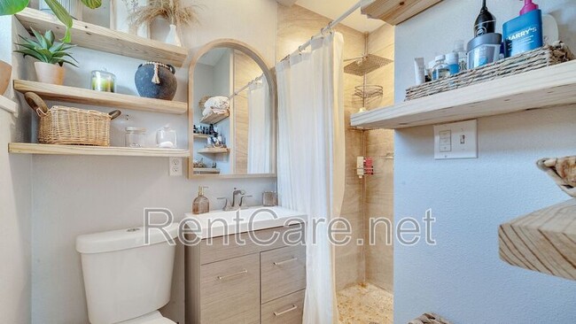 Building Photo - 8008 Lake Eve Dr