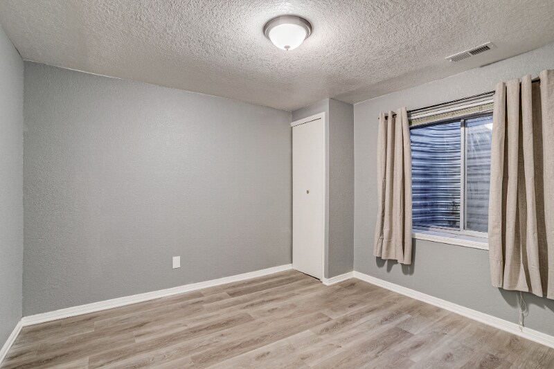 Building Photo - 13031 Dexter St