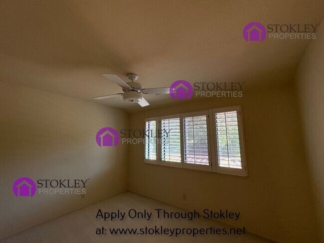 Building Photo - 270 Live Oak Dr