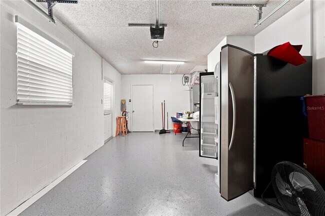 Building Photo - 2855 Dueby St