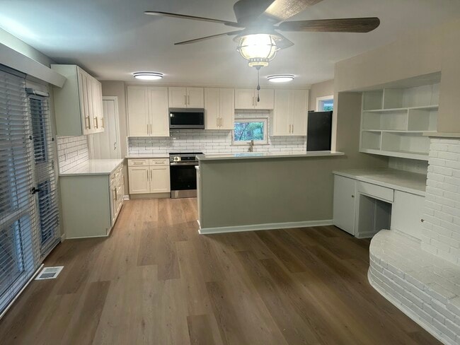 Building Photo - 104 Colby Hls Dr