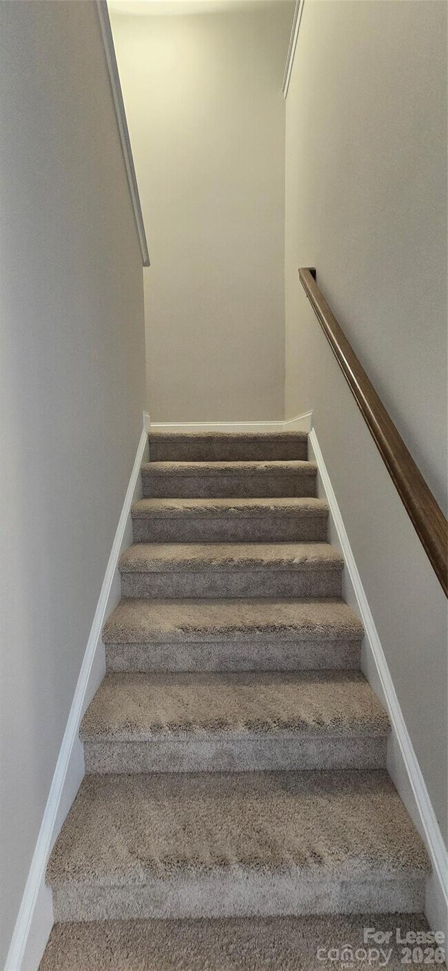 Building Photo - 990 Pennington Dr