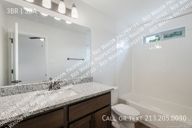 Building Photo - 2507 Lynwood Bnd