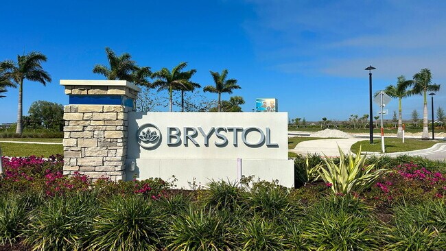 Building Photo - Luxurious Living: Spacious 5-Bedroom Home with Scenic Views in Port Saint Lucie!