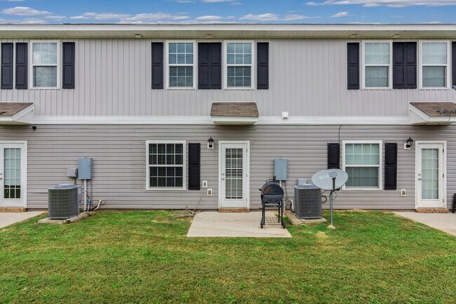 Building Photo - 173 Iron Horse Dr E