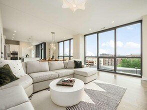 Building Photo - 250 W Spring St