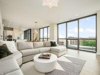 Building Photo - 250 W Spring St