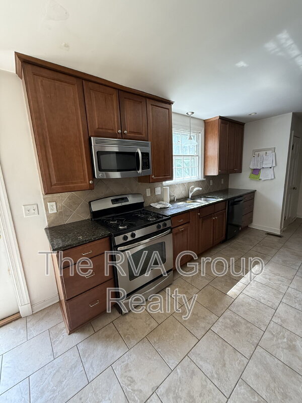 Building Photo - 10075 Aragon Dr