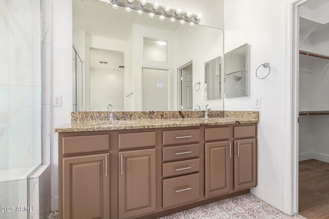 Building Photo - 7701 E Buteo Dr