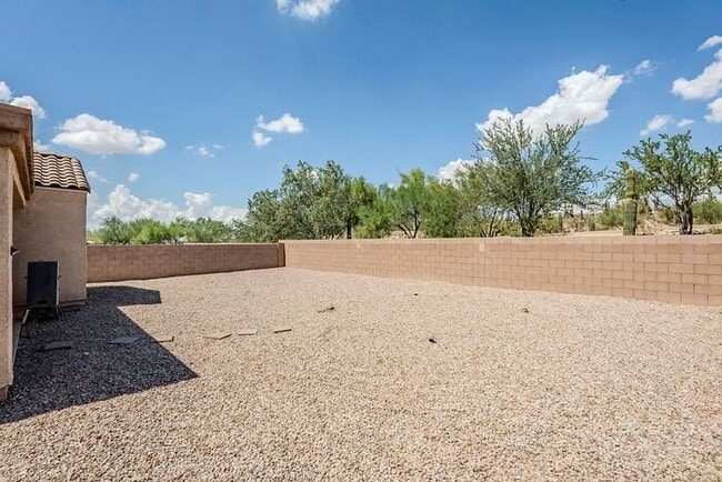 Building Photo - Bright & Airy 4-Bedroom in Willow Ridge Co...