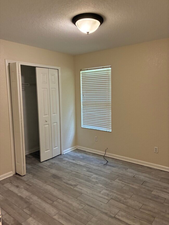 Building Photo - Beautiful 3/2 Duplex in Bay St. Louis MS