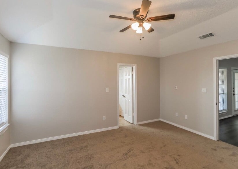 Building Photo - 203 Bowie St