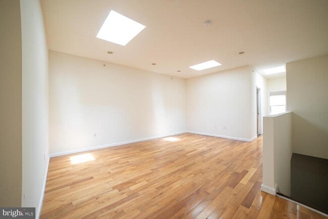 Building Photo - 1830 N 16th St