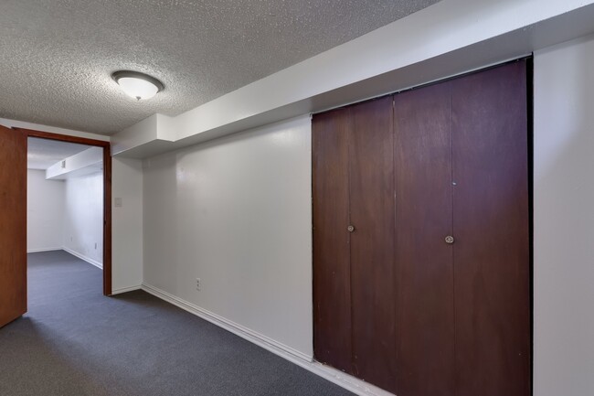 Building Photo - Shadle Park 3 Bedroom 2 Bath Home near Gar...