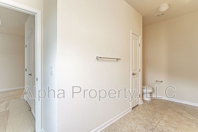 Building Photo - 106 Middleby Way