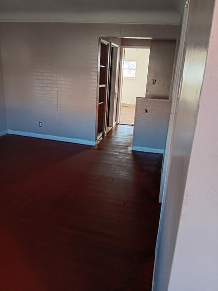 Building Photo - 16306 Tacoma St