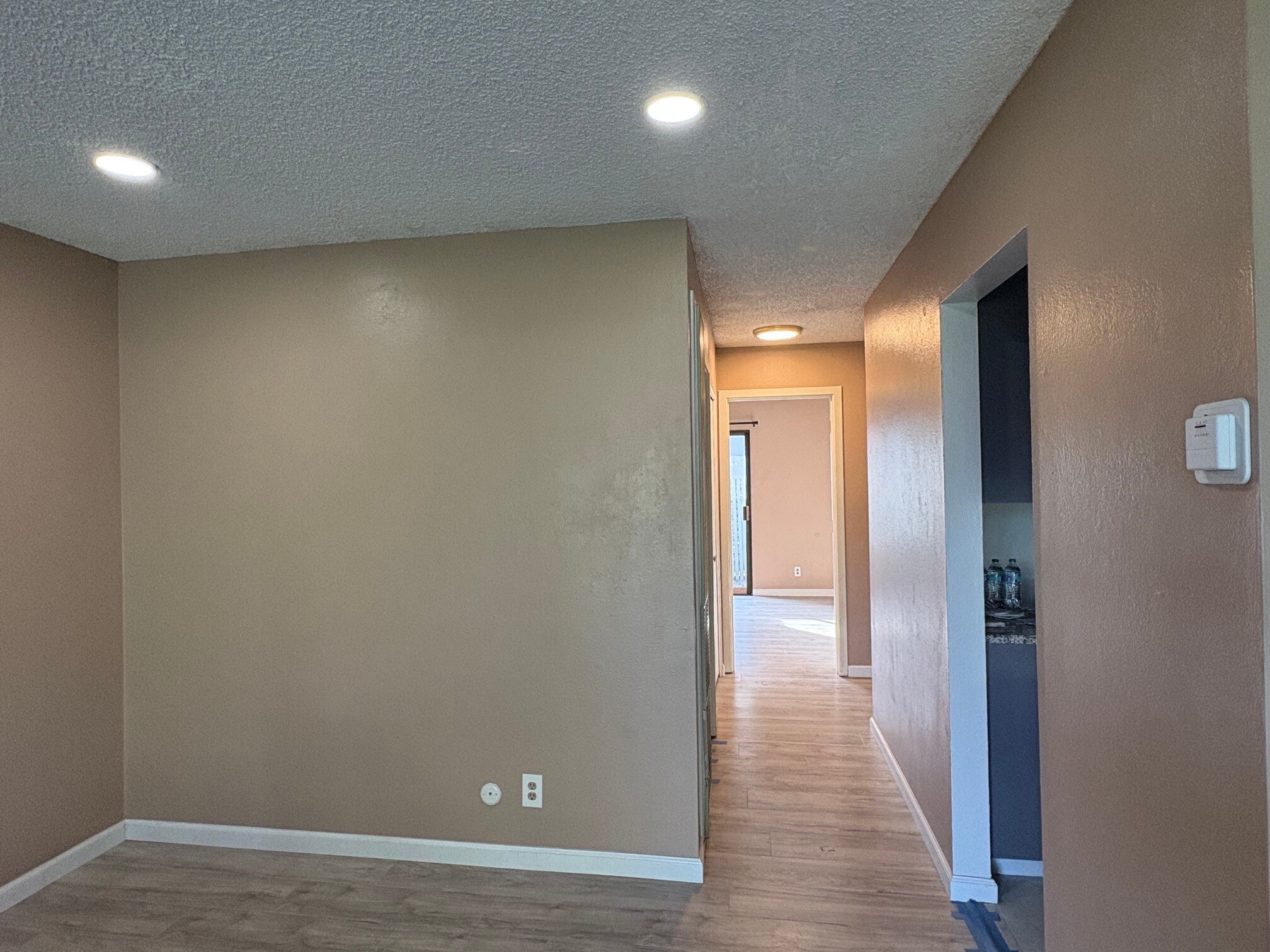 Building Photo - 158 Kern St