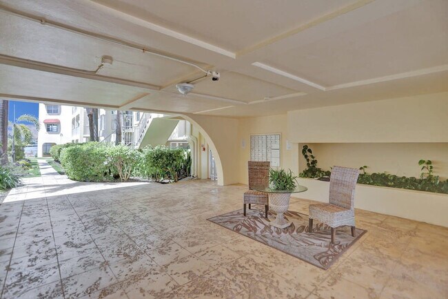 Building Photo - 2908 Bayshore Dr