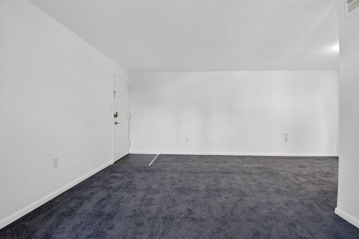 Building Photo - 9483 Fairfax Blvd