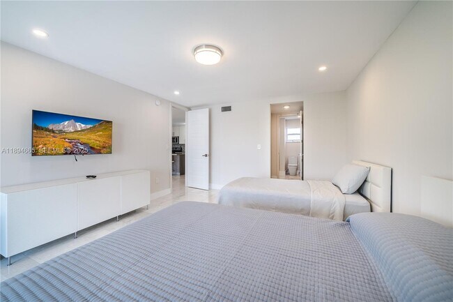 Building Photo - 201 178th Dr