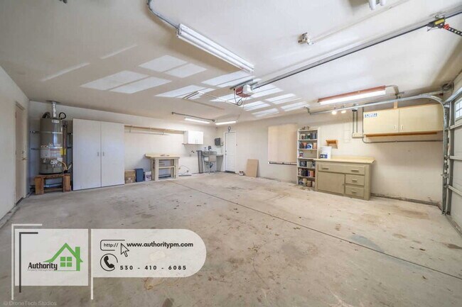 Building Photo - 2832 Howard Dr