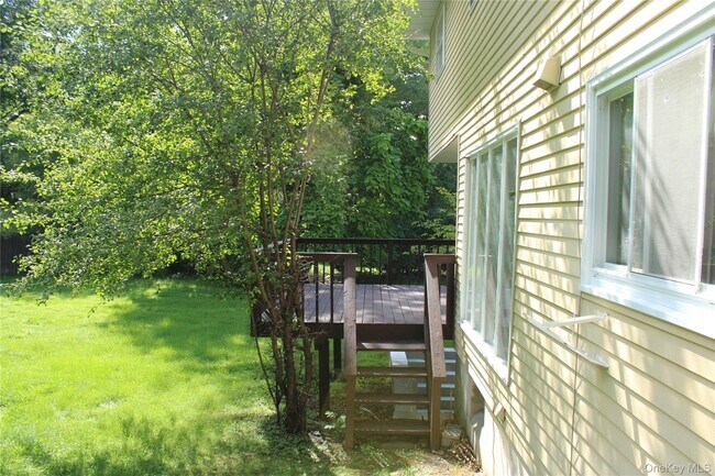 Building Photo - 8 Tanglewood Dr