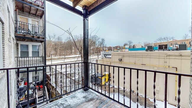 Building Photo - 12 American Legion Hwy