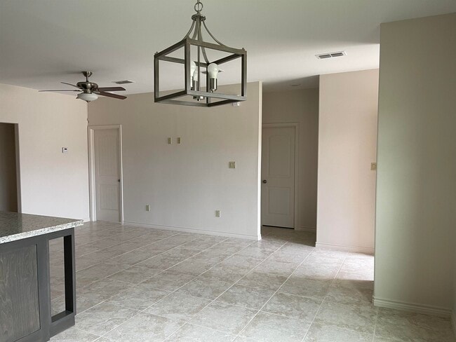 Building Photo - 6908 Molinos Dr