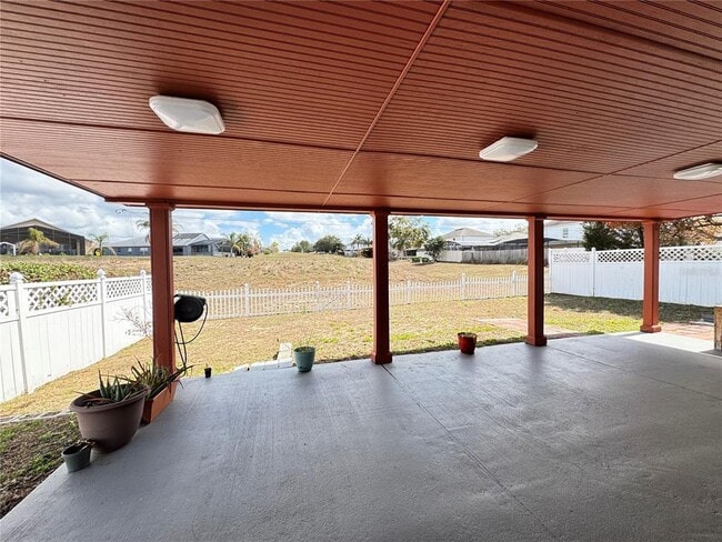 Building Photo - 220 Milford St