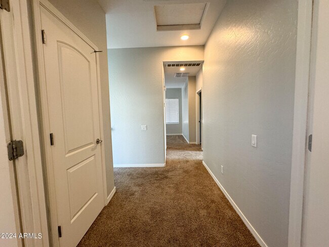 Building Photo - 20959 W Edith Way