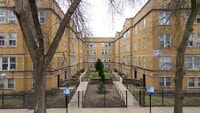 Building Photo - 7413 N Damen Ave