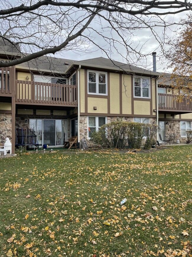 Building Photo - 1308 N Streamwood Ln