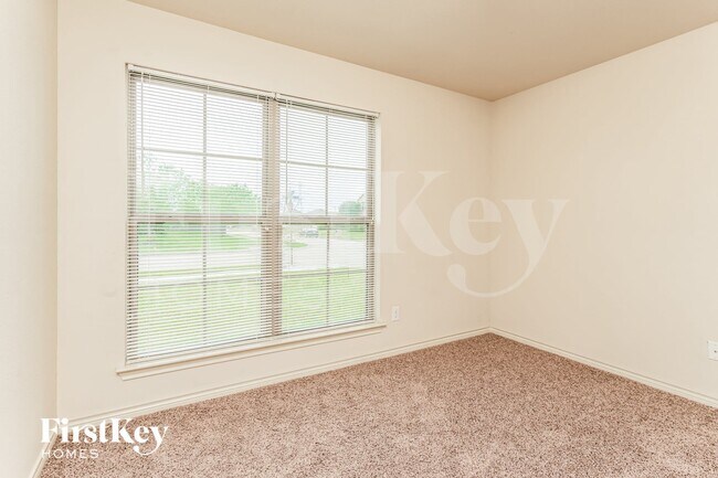 Building Photo - 603 Cardwell Dr
