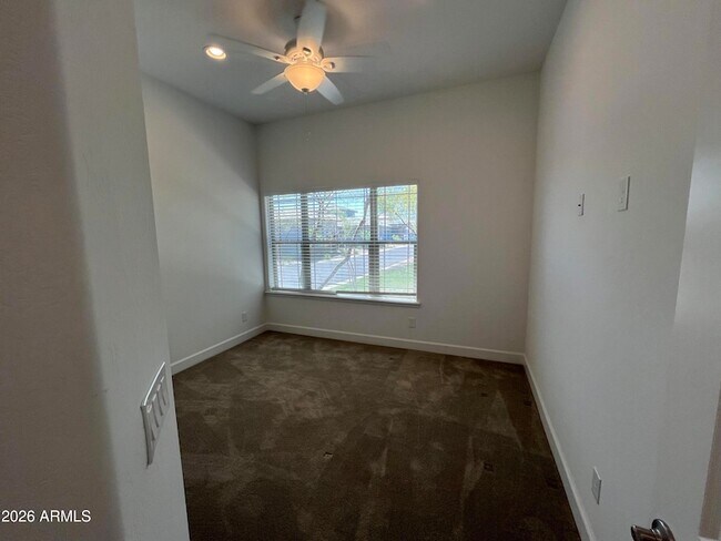 Building Photo - 20711 W Medlock Dr