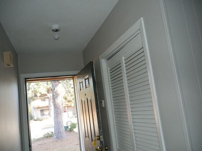 Building Photo - 3106SUND