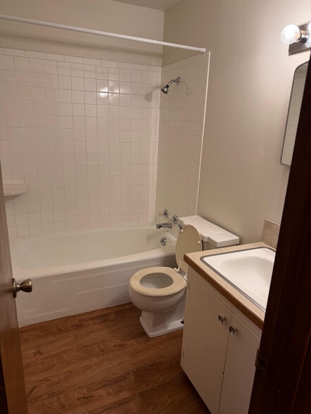 Building Photo - 602 Kaw St