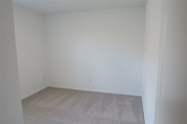 Building Photo - 921 Woodhaven Lks Dr