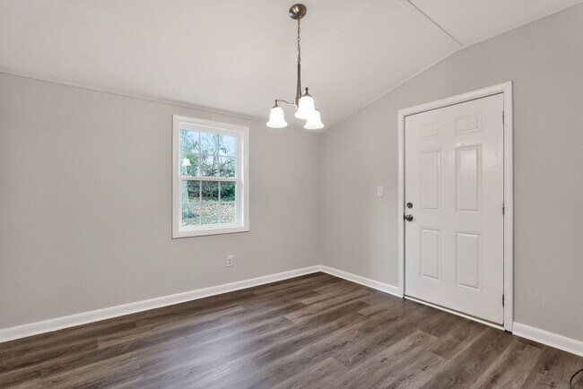 Building Photo - Newly Remodeled 3BD, 2BA Raleigh Home Near Downtown Raleigh and Interstates