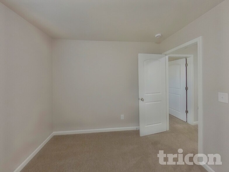 Building Photo - 631 Buckskin Rd