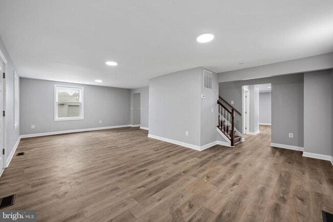 Building Photo - 1520 Dorchester Ave